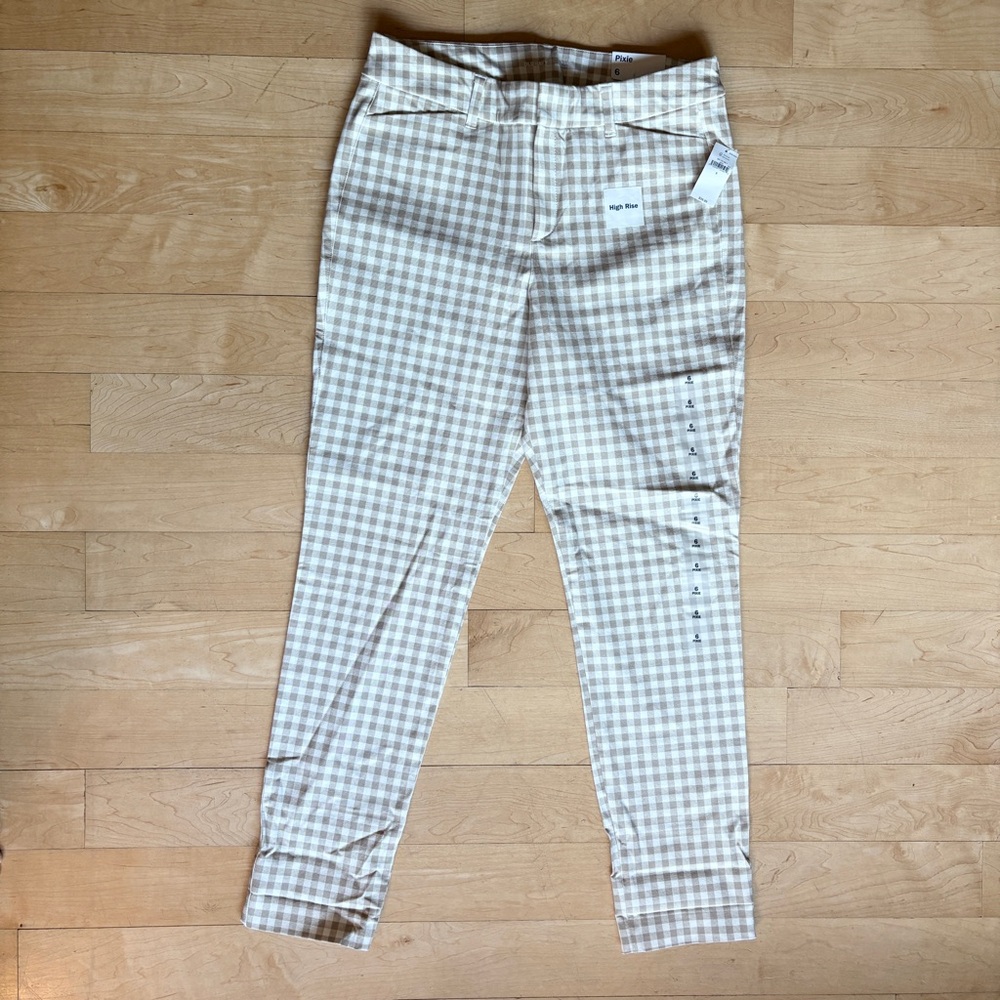 NEW With Tags Old Navy Size 6 Beige and White High Rise Checkered Pixie Pants